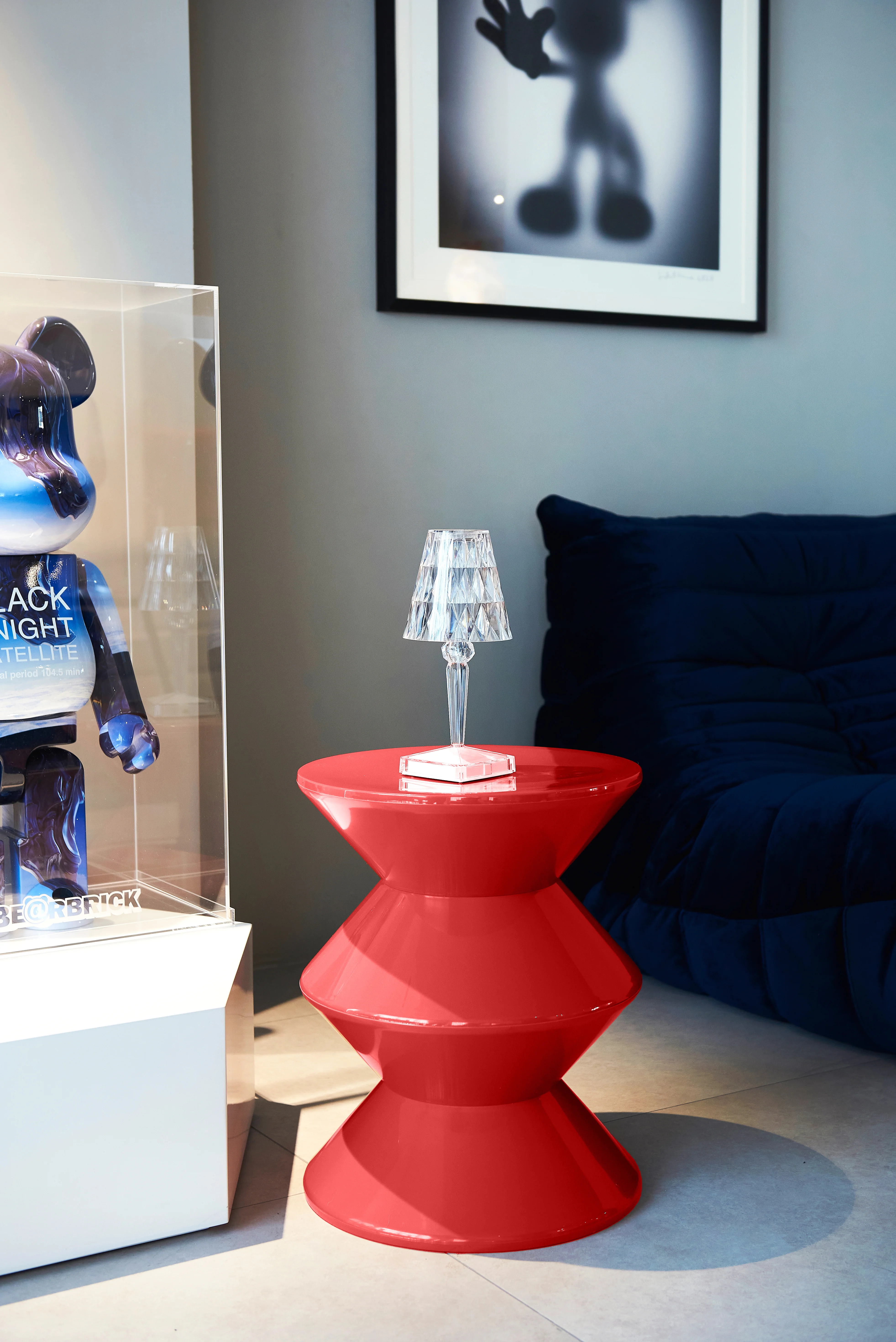 Aura Modern Plastic Side End Table, Indoor/Outdoor Use, Red