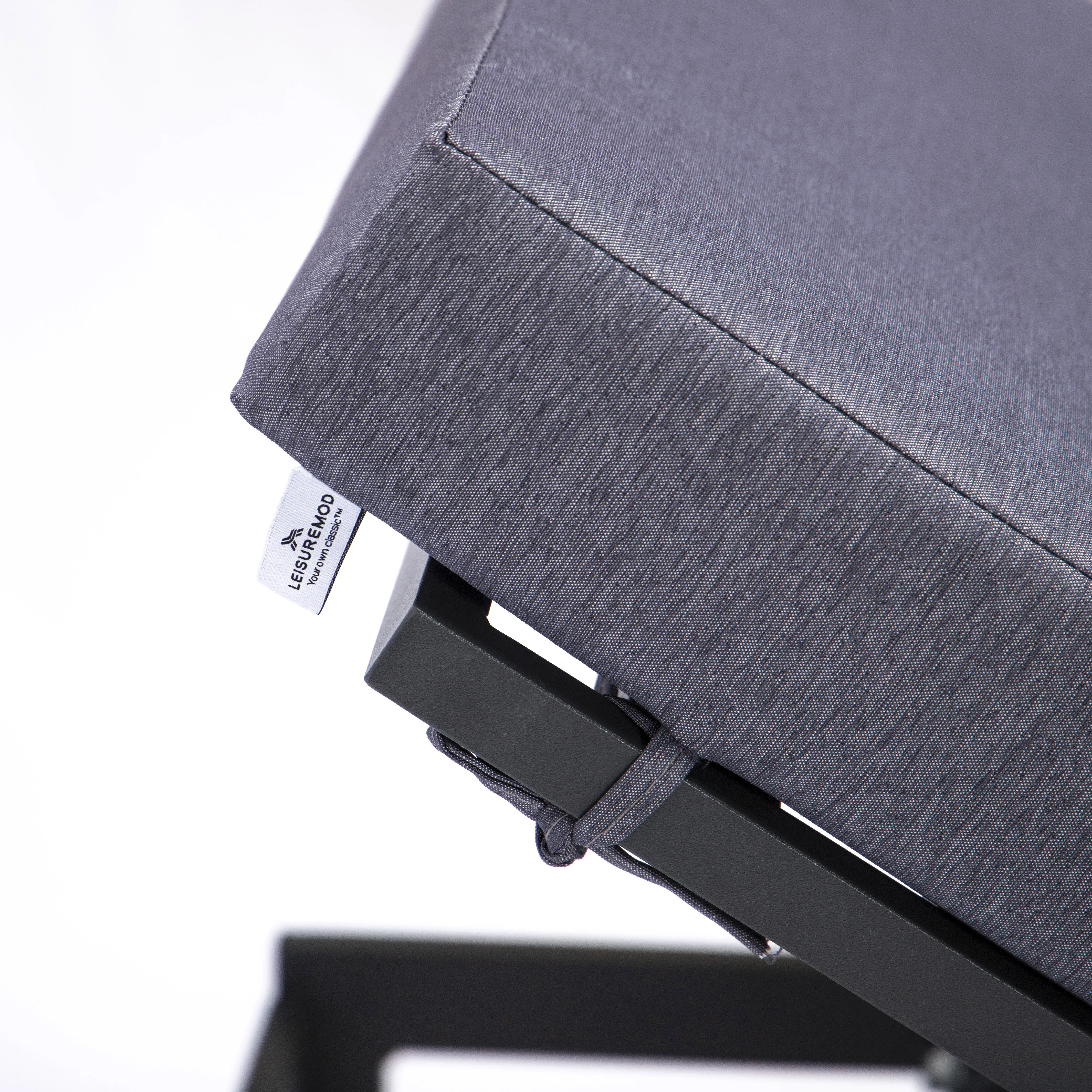 Chelsea Modern Outdoor Chaise Lounge Chair With Cushions