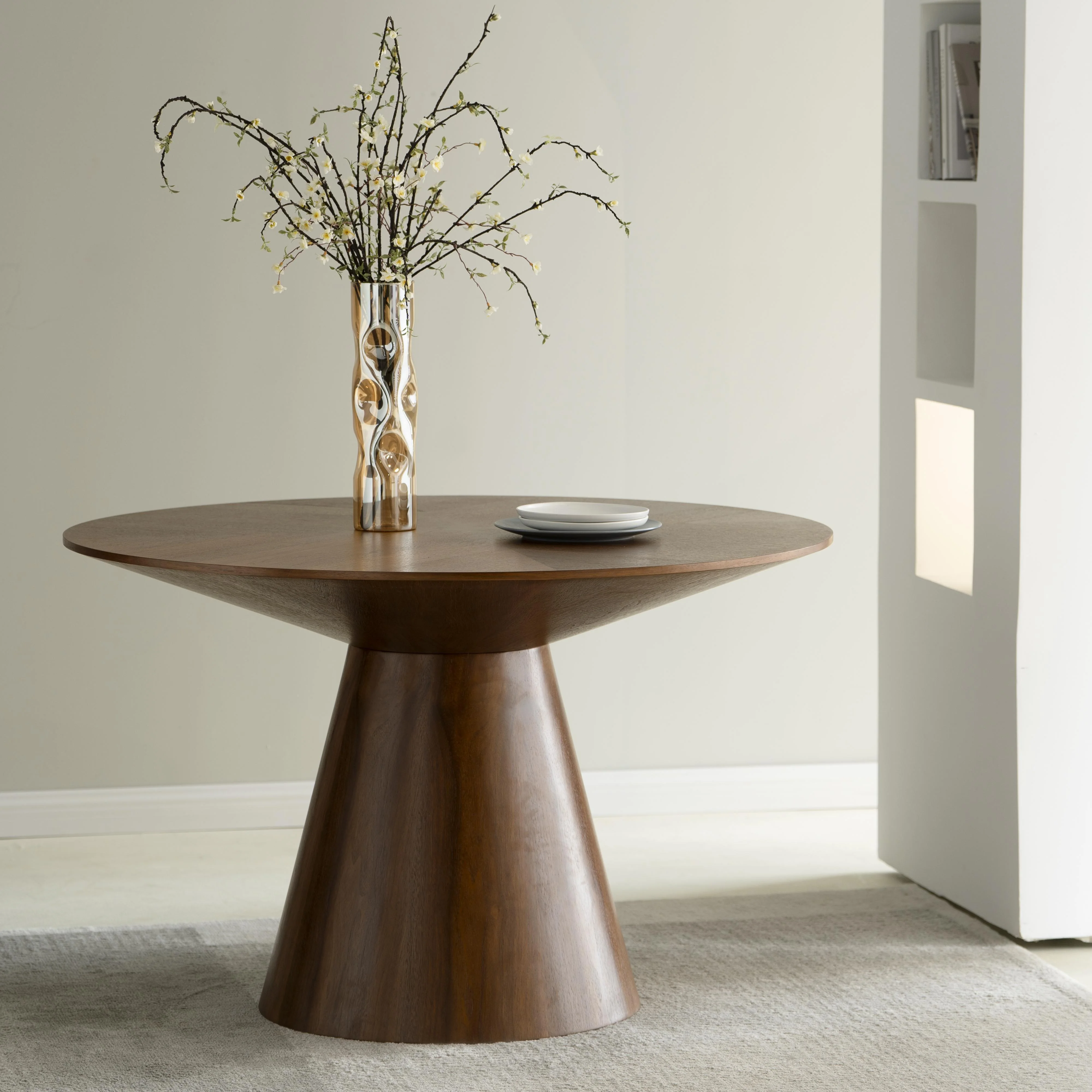 Fynix Collection Modern Dining Table In walnut