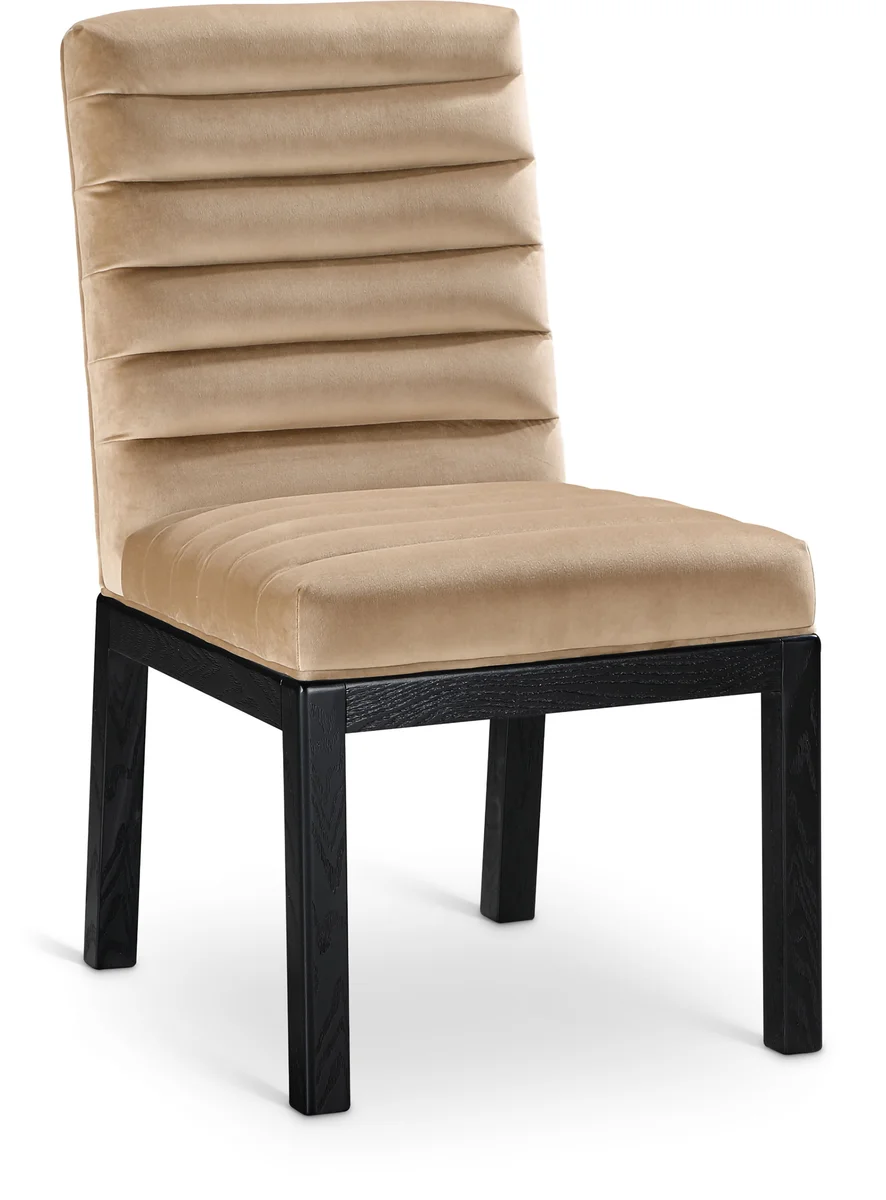 Evelyn - Dining Chair With Black Legs - Beige